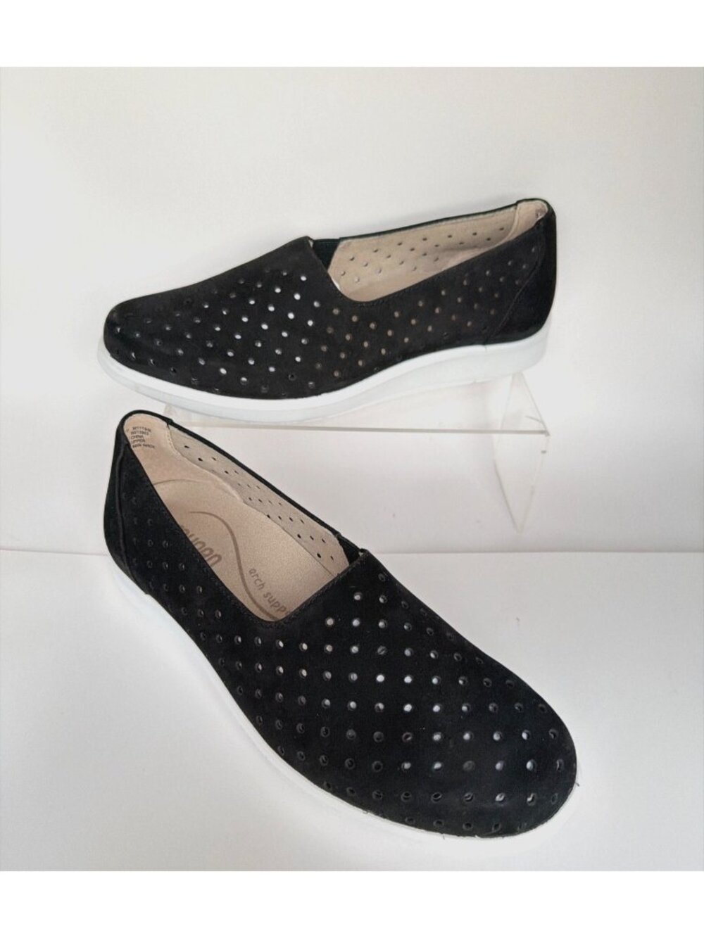 Munro Ridley Perforated Sneakers Black Leather Womens Slip-On Shoes Size 8.5W